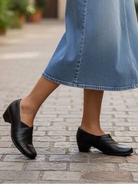 Clarks Rosalyn Adele Black Leather Comfort Pumps Size 10